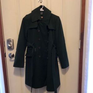 Belted woolen green car coat DKNY size 2 EUC